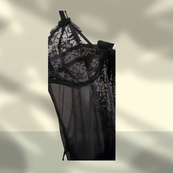 Intimate Set - Picture 5 of 8